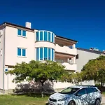 Mrakovcic By Interhome * Baška